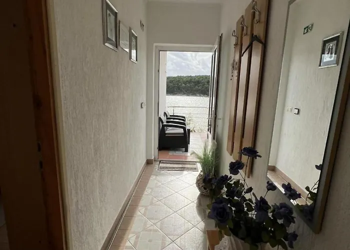 Ivi Apartamento Kampor