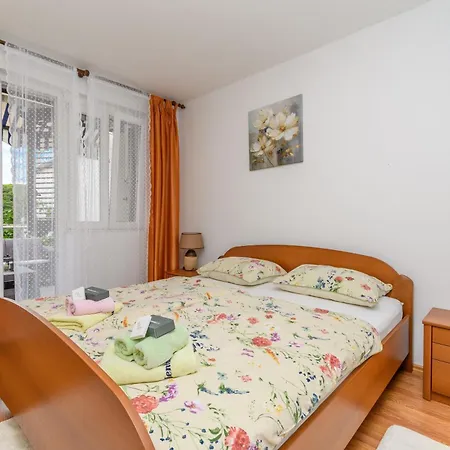 Apartament Ivi Kampor