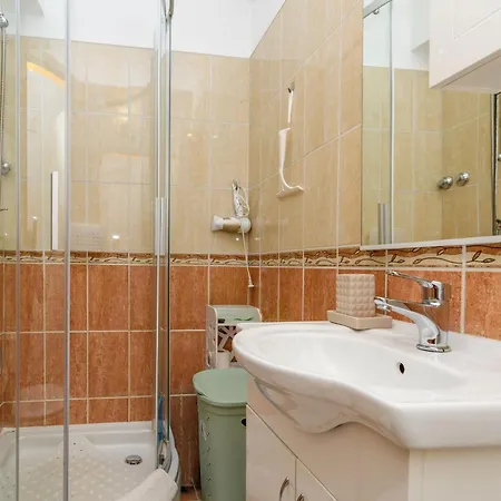 Apartament Ivi *
