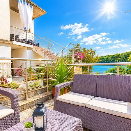 Apartament Ivi Kampor