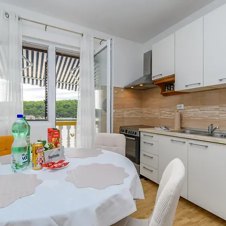 Ivi Apartament Kampor