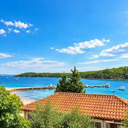 Ivi Apartament *