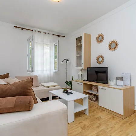 Ivi Apartament Kampor
