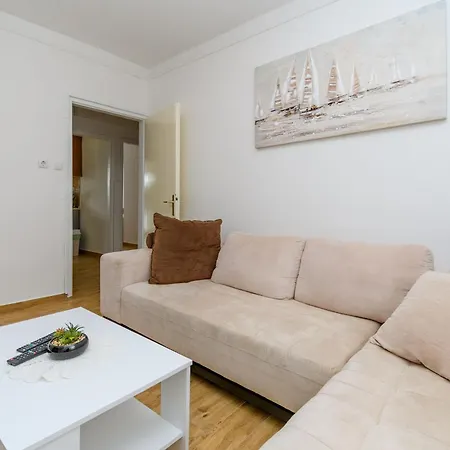 Ivi Apartament