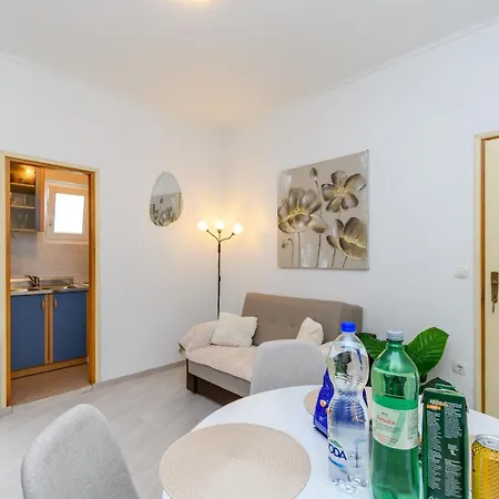 Ivi Apartament *