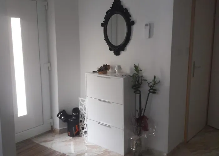 Ivi Apartman *